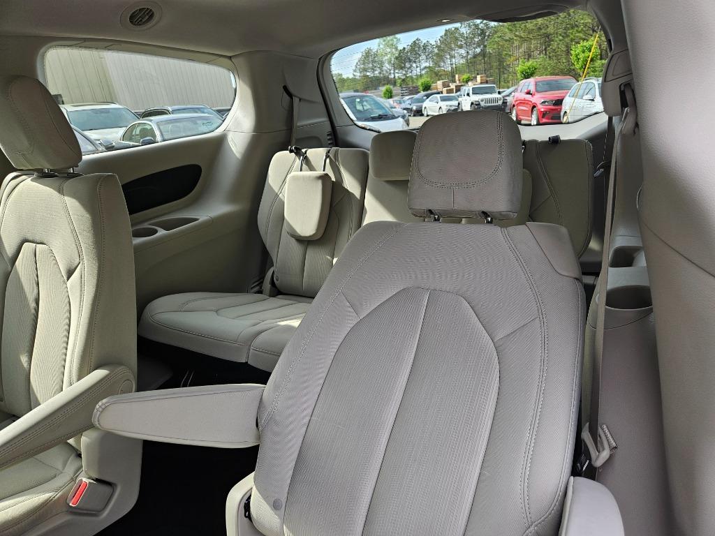 2017 Chrysler Pacifica LX photo