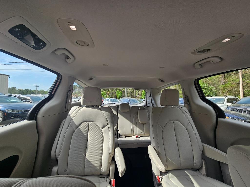 2017 Chrysler Pacifica LX photo