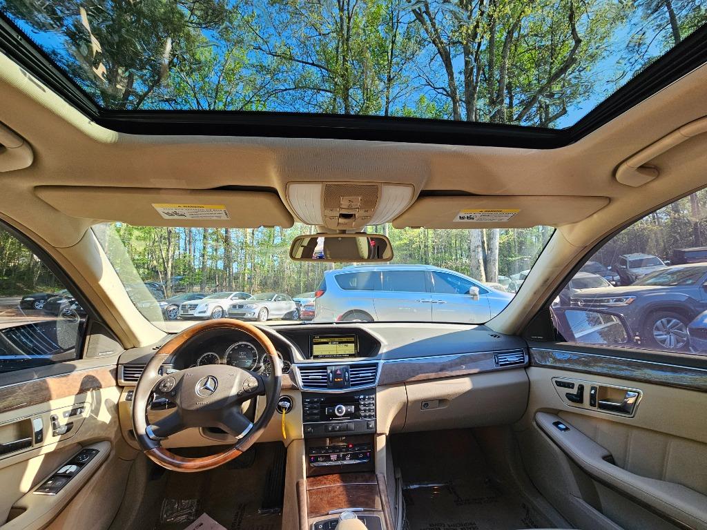 2011 Mercedes-Benz E-Class E350 4MATIC Luxury photo