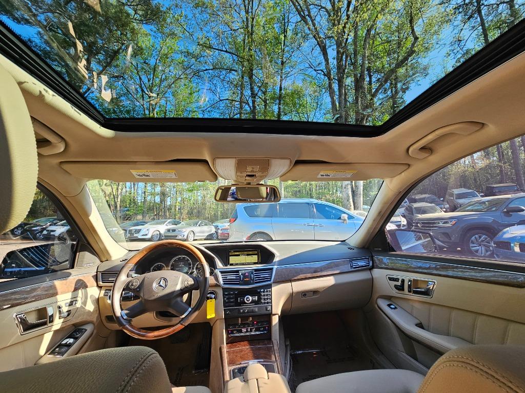 2011 Mercedes-Benz E-Class E350 4MATIC Luxury photo