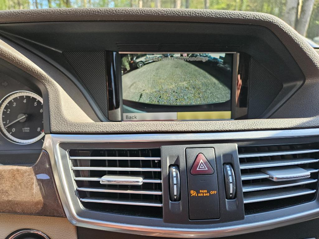 2011 Mercedes-Benz E-Class E350 4MATIC Luxury photo