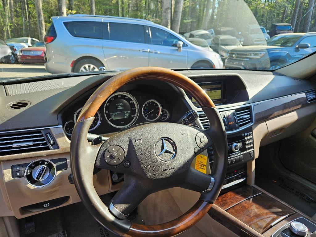2011 Mercedes-Benz E-Class E350 4MATIC Luxury photo