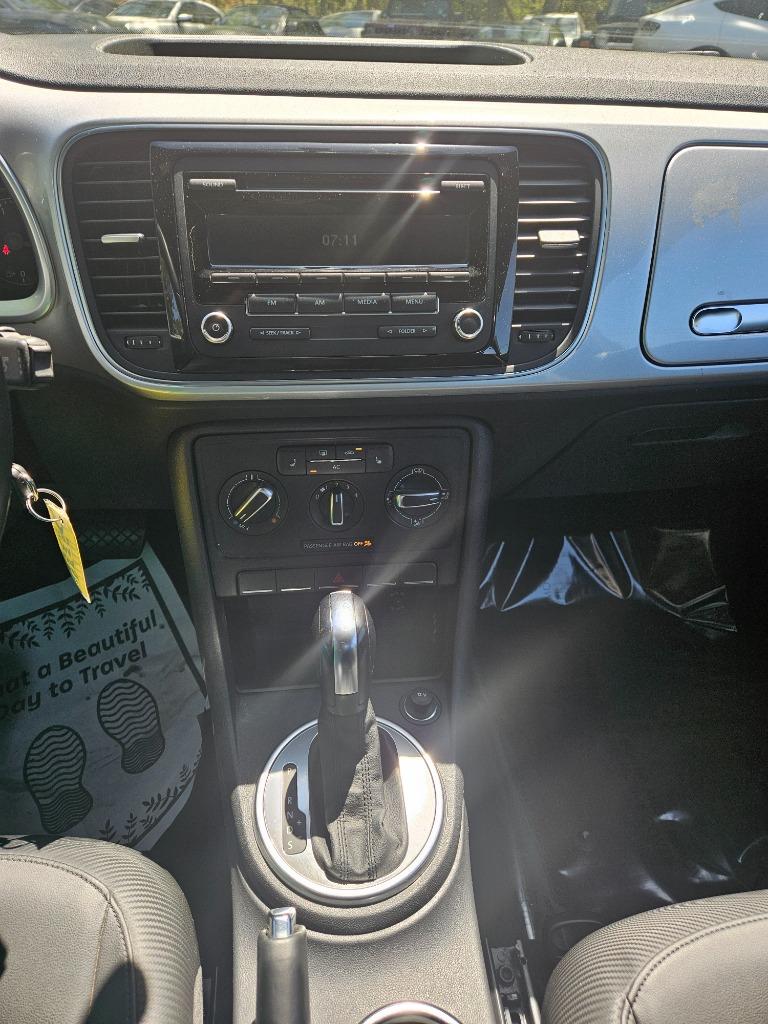 2012 Volkswagen Beetle 2.5 PZEV photo