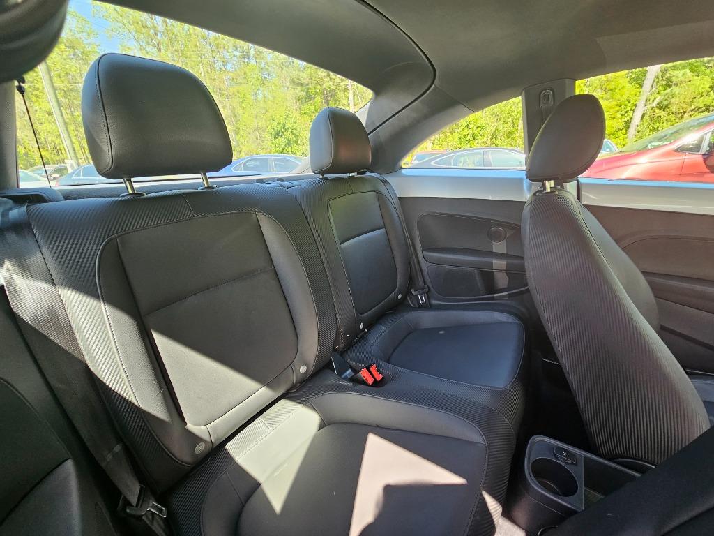 2012 Volkswagen Beetle 2.5 PZEV photo