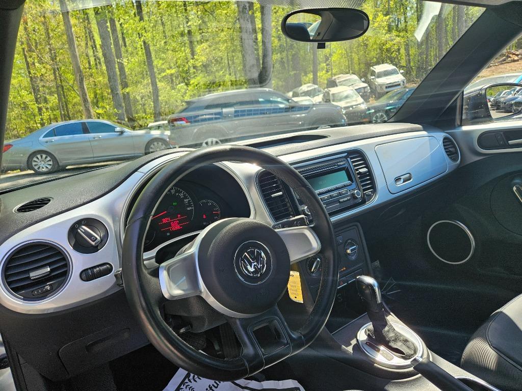 2012 Volkswagen Beetle 2.5 PZEV photo