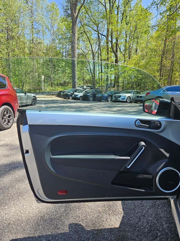2012 Volkswagen Beetle 2.5 PZEV photo