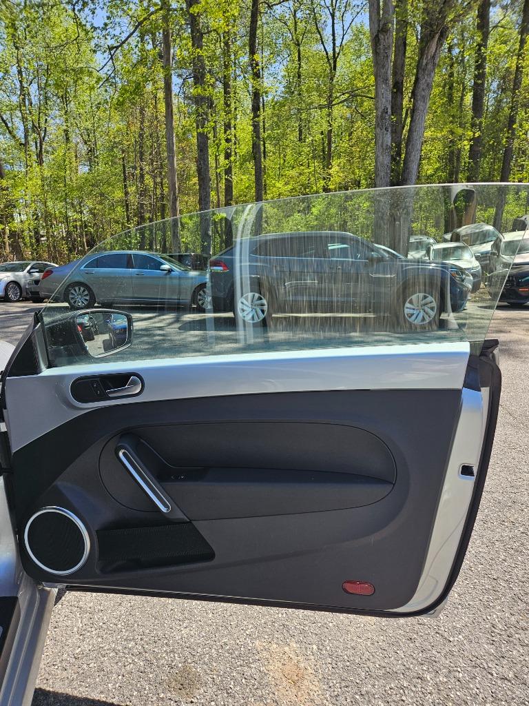 2012 Volkswagen Beetle 2.5 PZEV photo