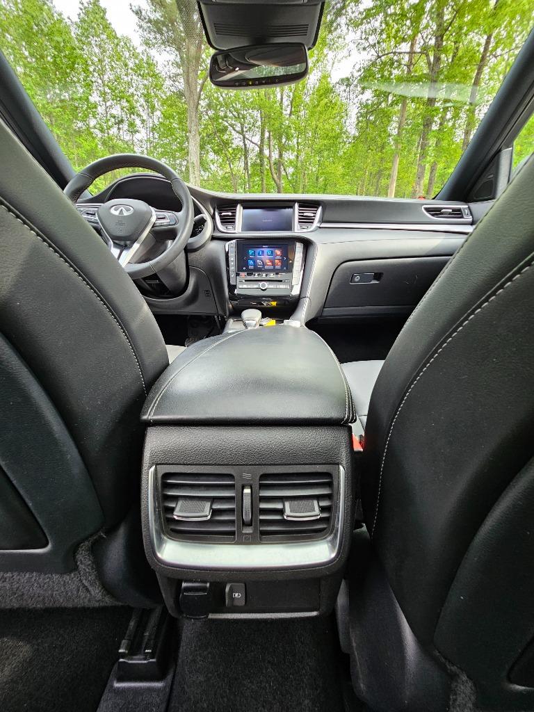 2021 Infiniti QX50 Luxe photo