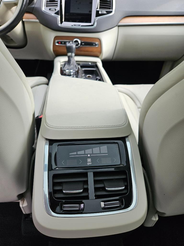 2017 Volvo XC90 T6 - Inscription photo