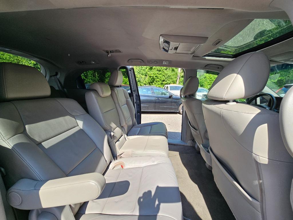 2011 Honda Odyssey Touring photo