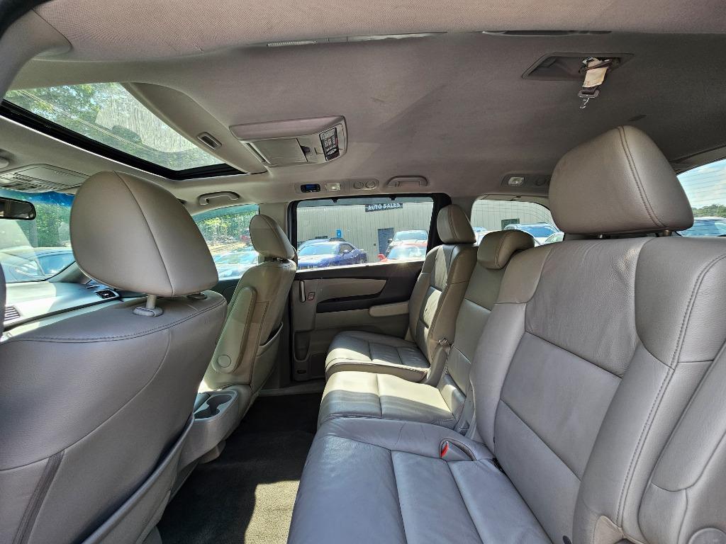 2011 Honda Odyssey Touring photo