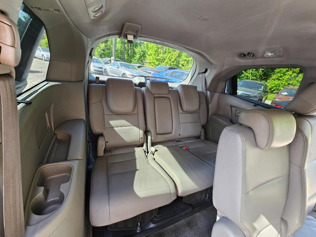 2011 Honda Odyssey Touring photo