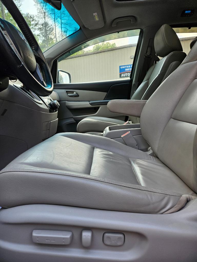2011 Honda Odyssey Touring photo