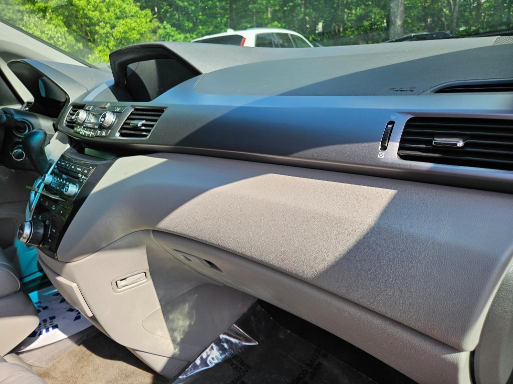 2011 Honda Odyssey Touring photo