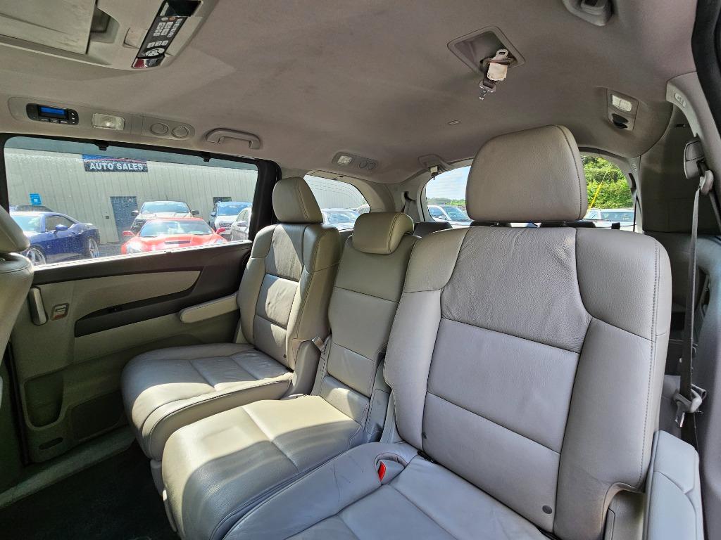 2011 Honda Odyssey Touring photo
