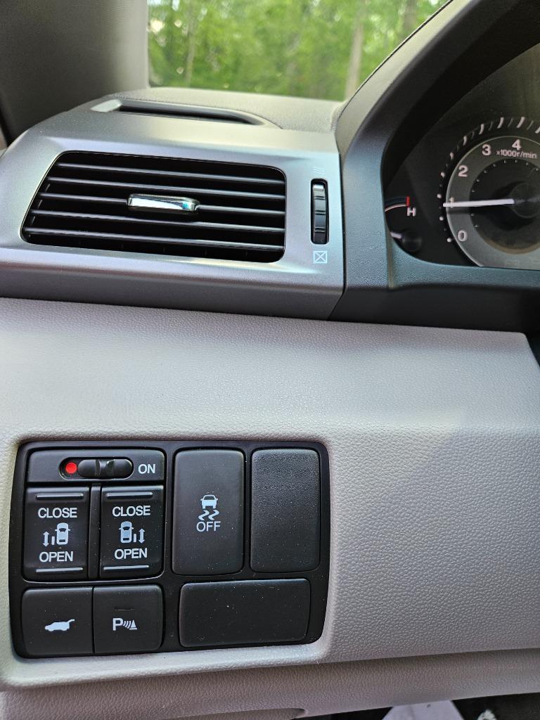 2011 Honda Odyssey Touring photo
