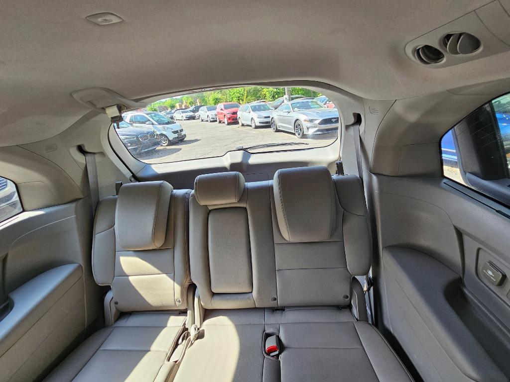 2011 Honda Odyssey Touring photo