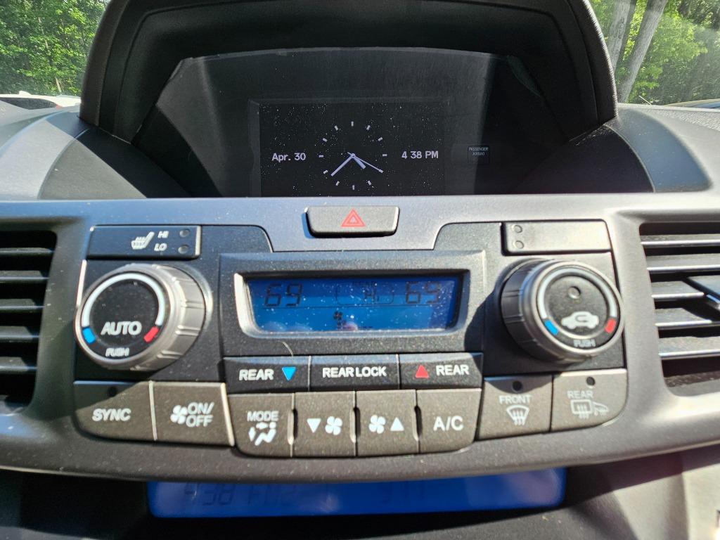 2011 Honda Odyssey Touring photo