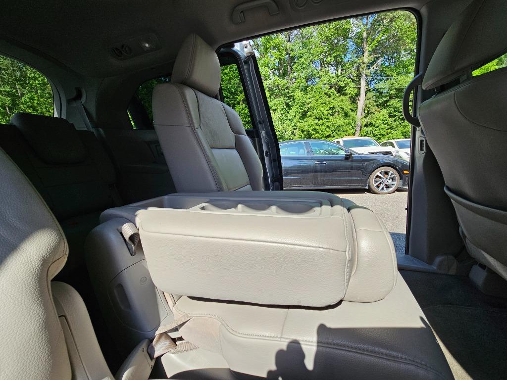 2011 Honda Odyssey Touring photo