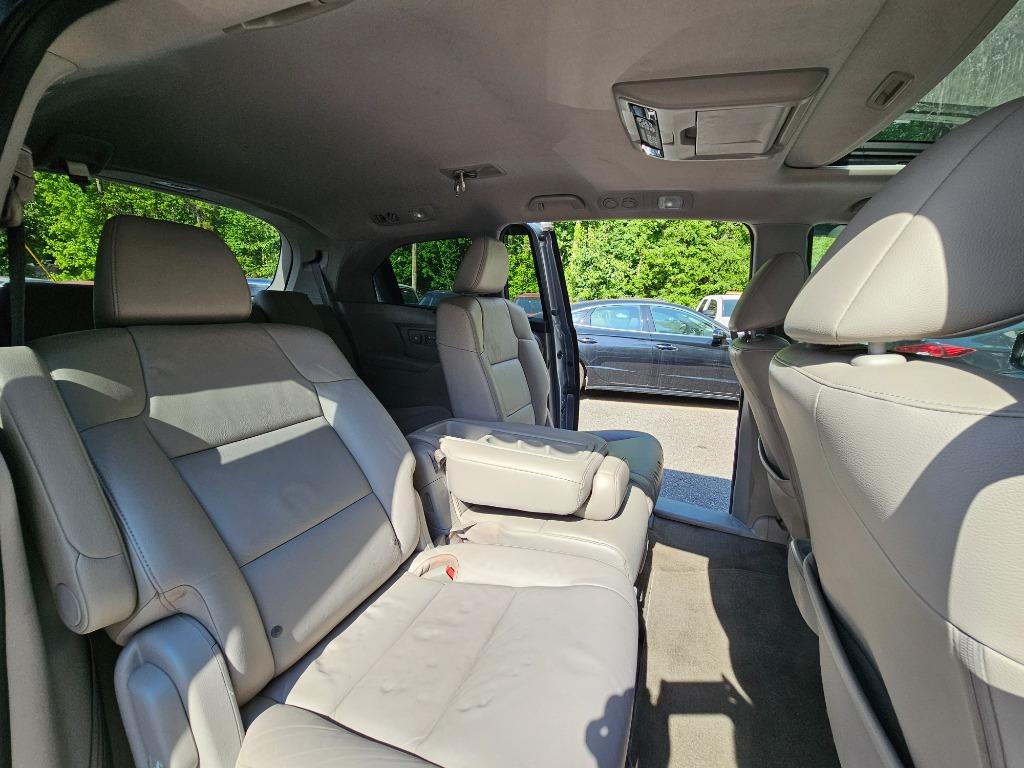 2011 Honda Odyssey Touring photo