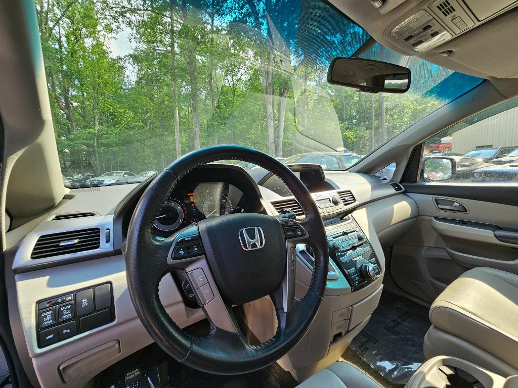 2011 Honda Odyssey Touring photo