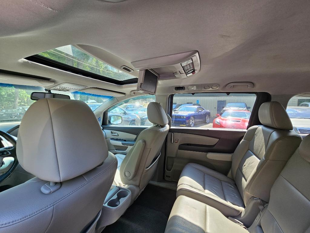 2011 Honda Odyssey Touring photo