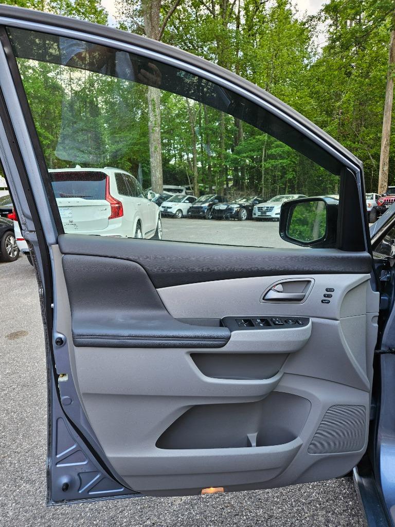 2011 Honda Odyssey Touring photo