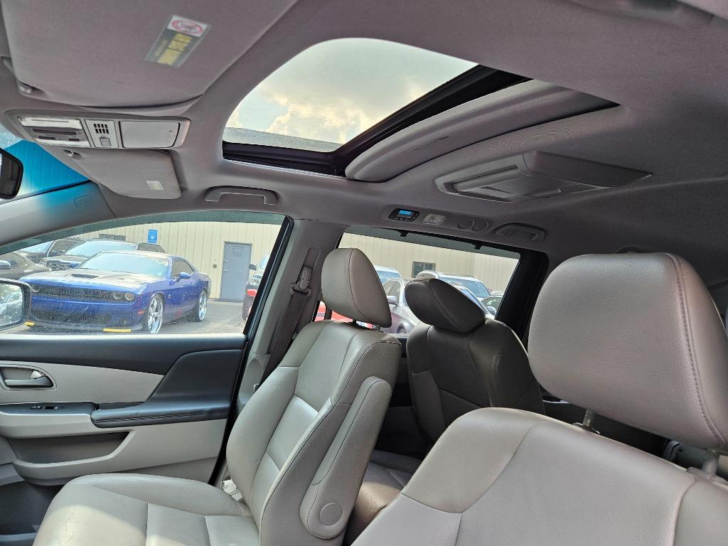 2011 Honda Odyssey Touring photo