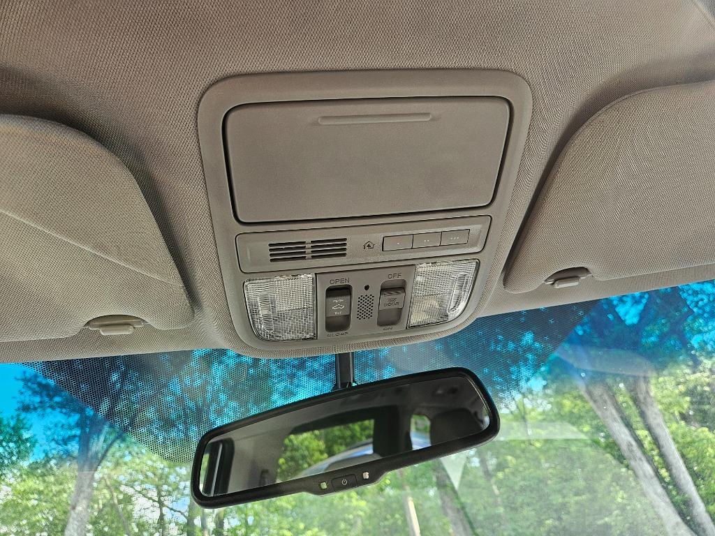 2011 Honda Odyssey Touring photo
