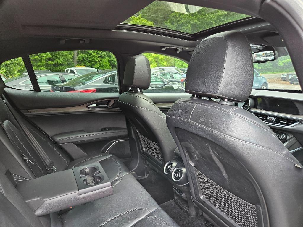 2022 Alfa Romeo Stelvio - $23,600