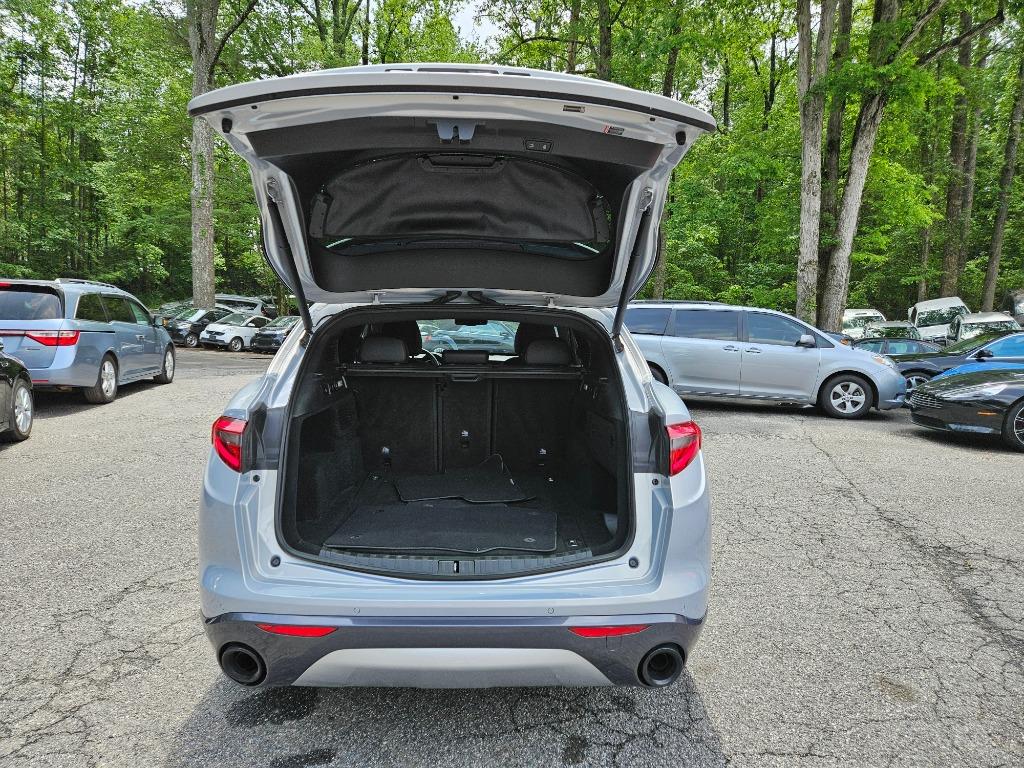 2022 Alfa Romeo Stelvio - $23,600
