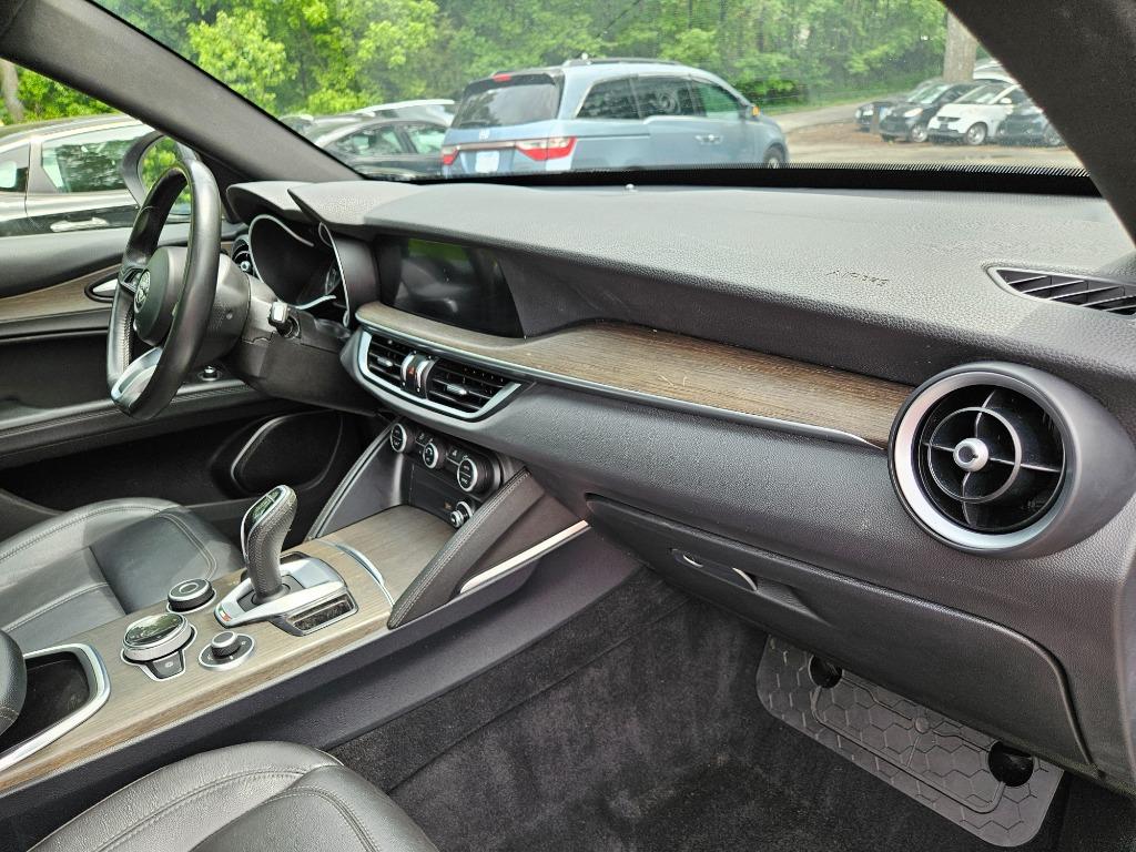 2022 Alfa Romeo Stelvio - $23,600