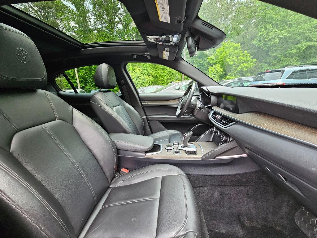 2022 Alfa Romeo Stelvio - $23,600