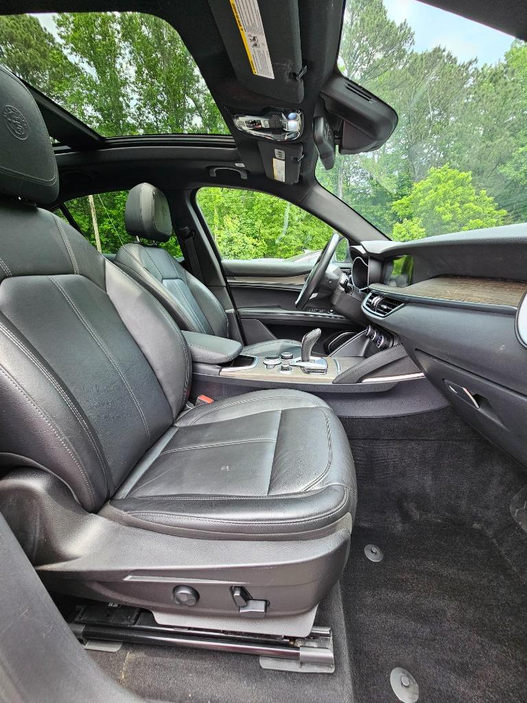 2022 Alfa Romeo Stelvio - $23,600