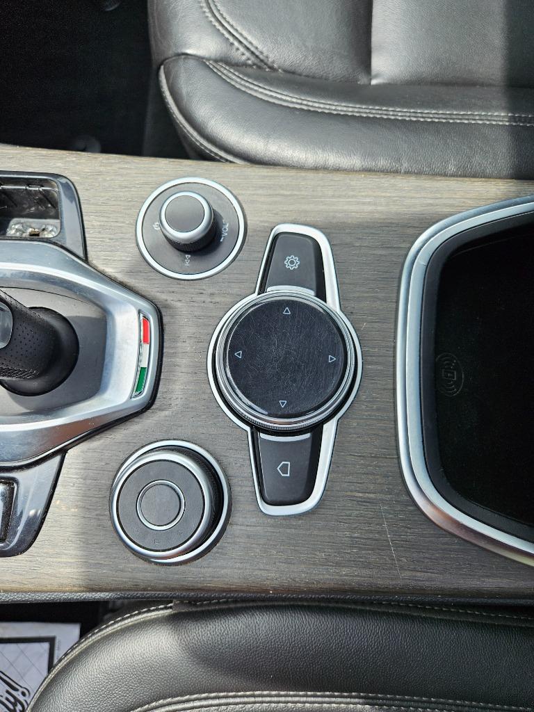 2022 Alfa Romeo Stelvio - $23,600
