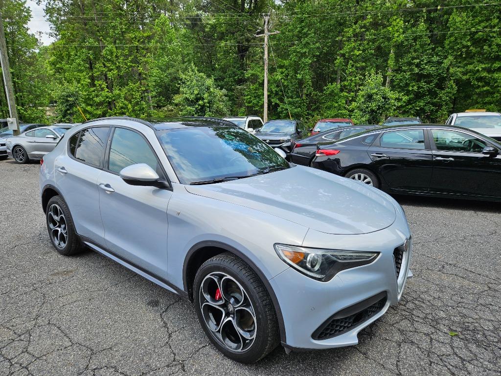 2022 Alfa Romeo Stelvio - $23,600