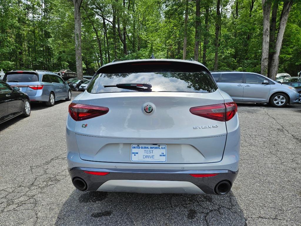 2022 Alfa Romeo Stelvio - $23,600