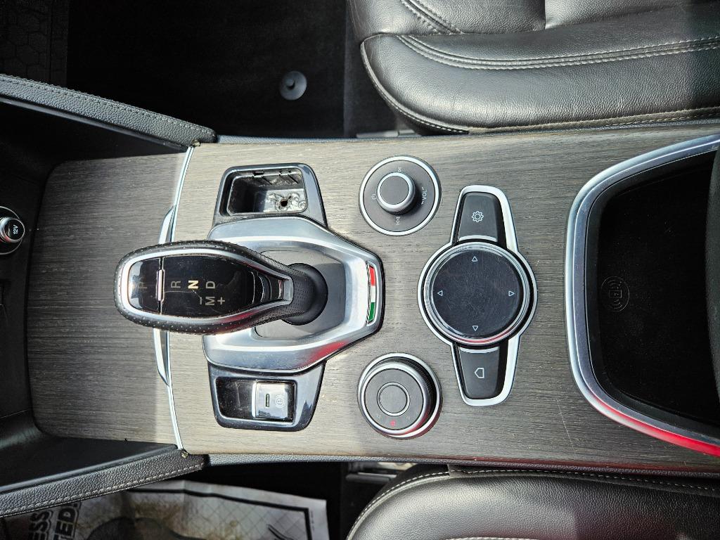 2022 Alfa Romeo Stelvio - $23,600