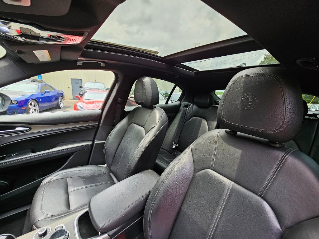 2022 Alfa Romeo Stelvio - $23,600