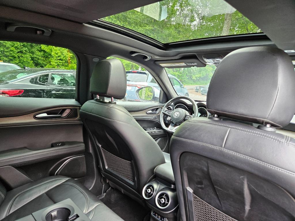 2022 Alfa Romeo Stelvio - $23,600