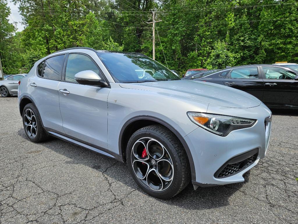 2022 Alfa Romeo Stelvio - $23,600
