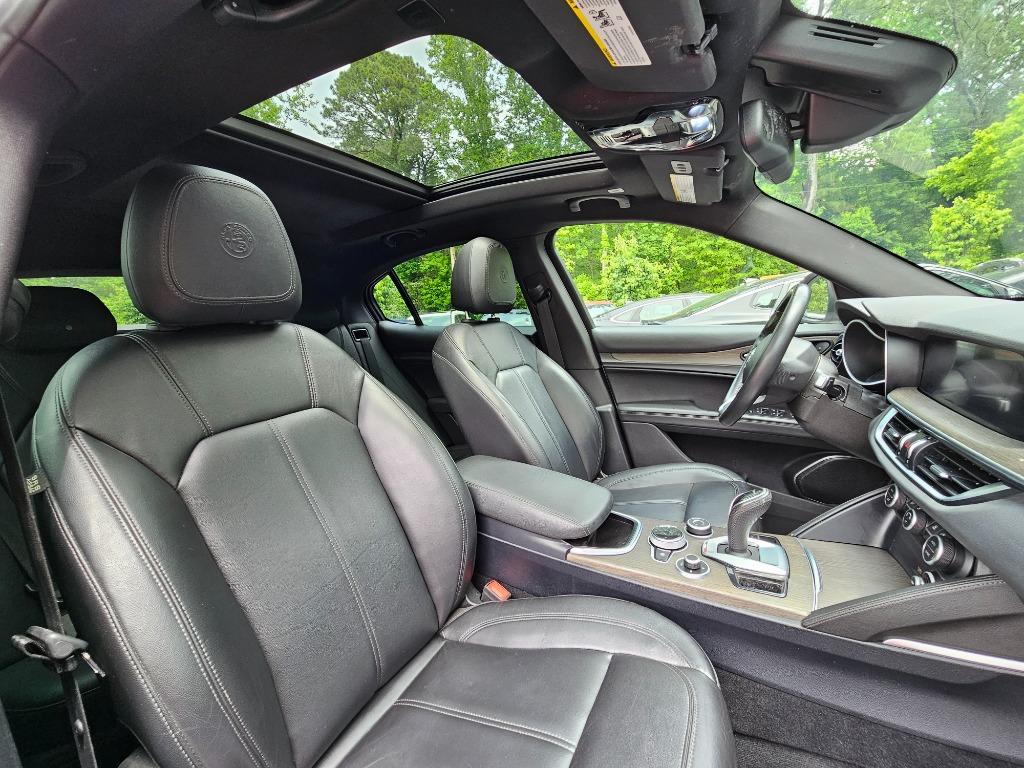 2022 Alfa Romeo Stelvio - $23,600