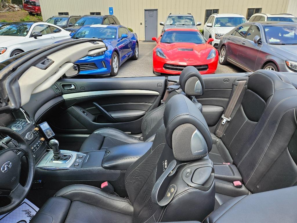 2009 Infiniti Legend Sport photo