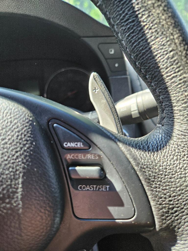 2009 Infiniti Legend Sport photo