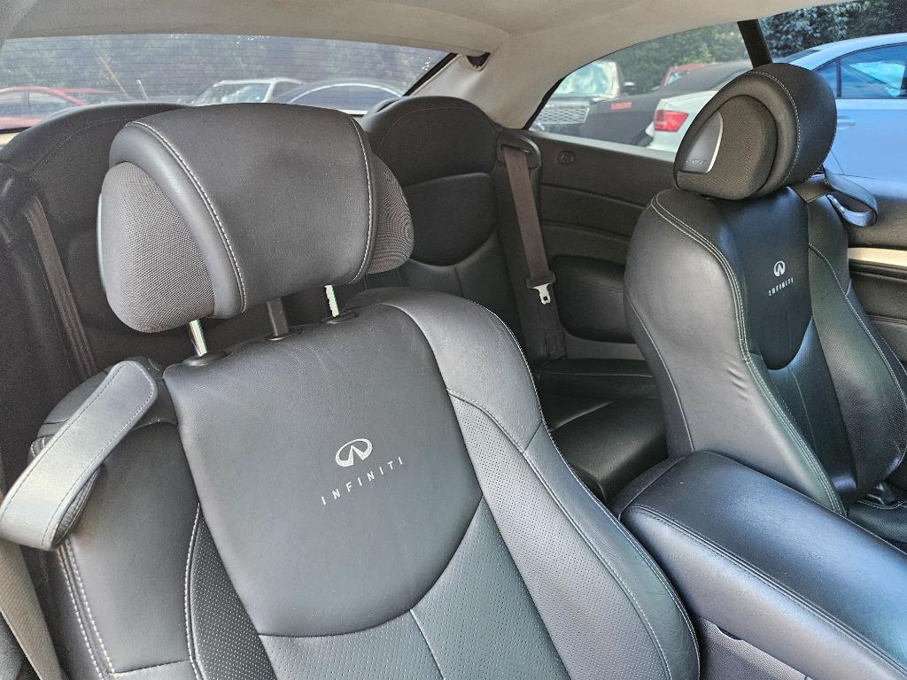 2009 Infiniti Legend Sport photo