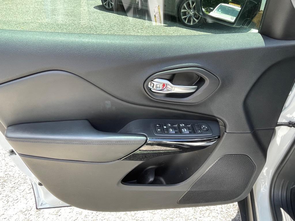 2020 Jeep Cherokee - $17,985