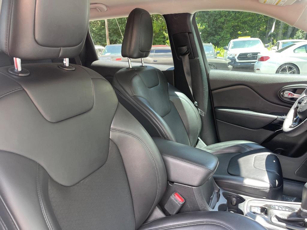 2020 Jeep Cherokee - $17,985