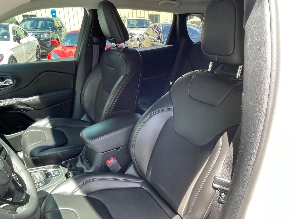 2020 Jeep Cherokee - $17,985