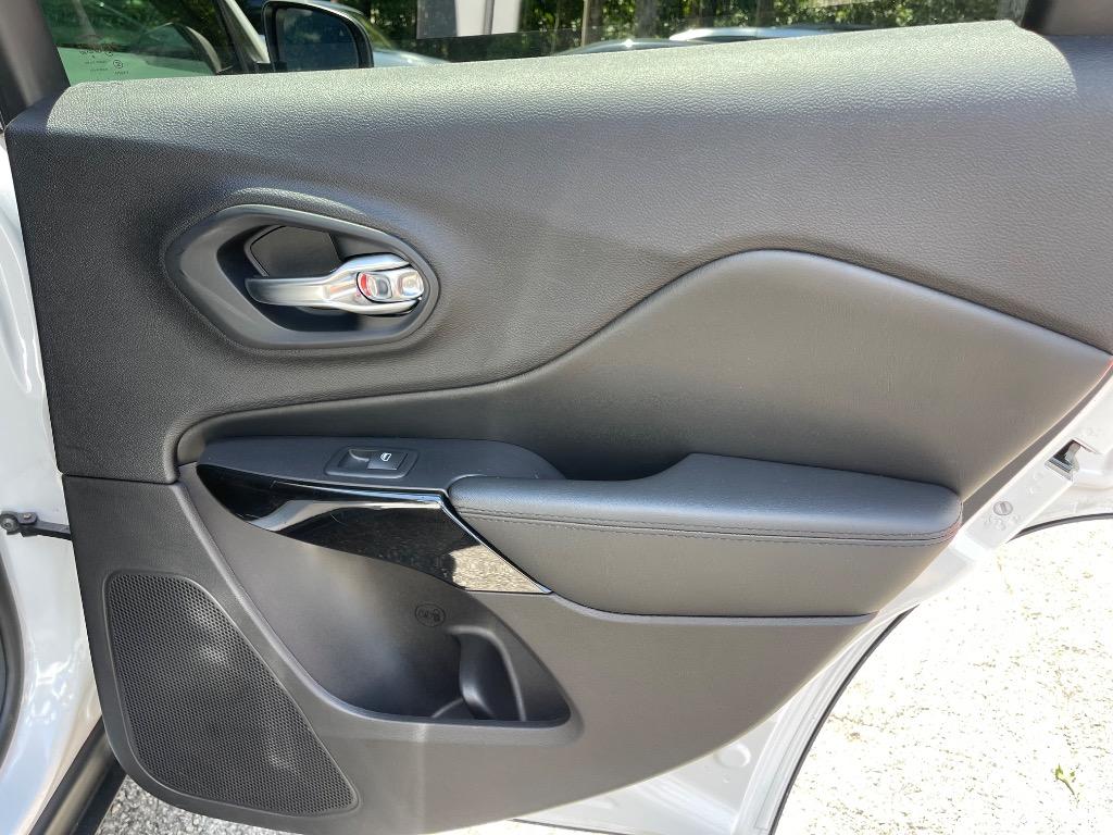 2020 Jeep Cherokee - $17,985