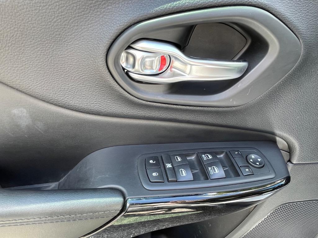 2020 Jeep Cherokee - $17,985